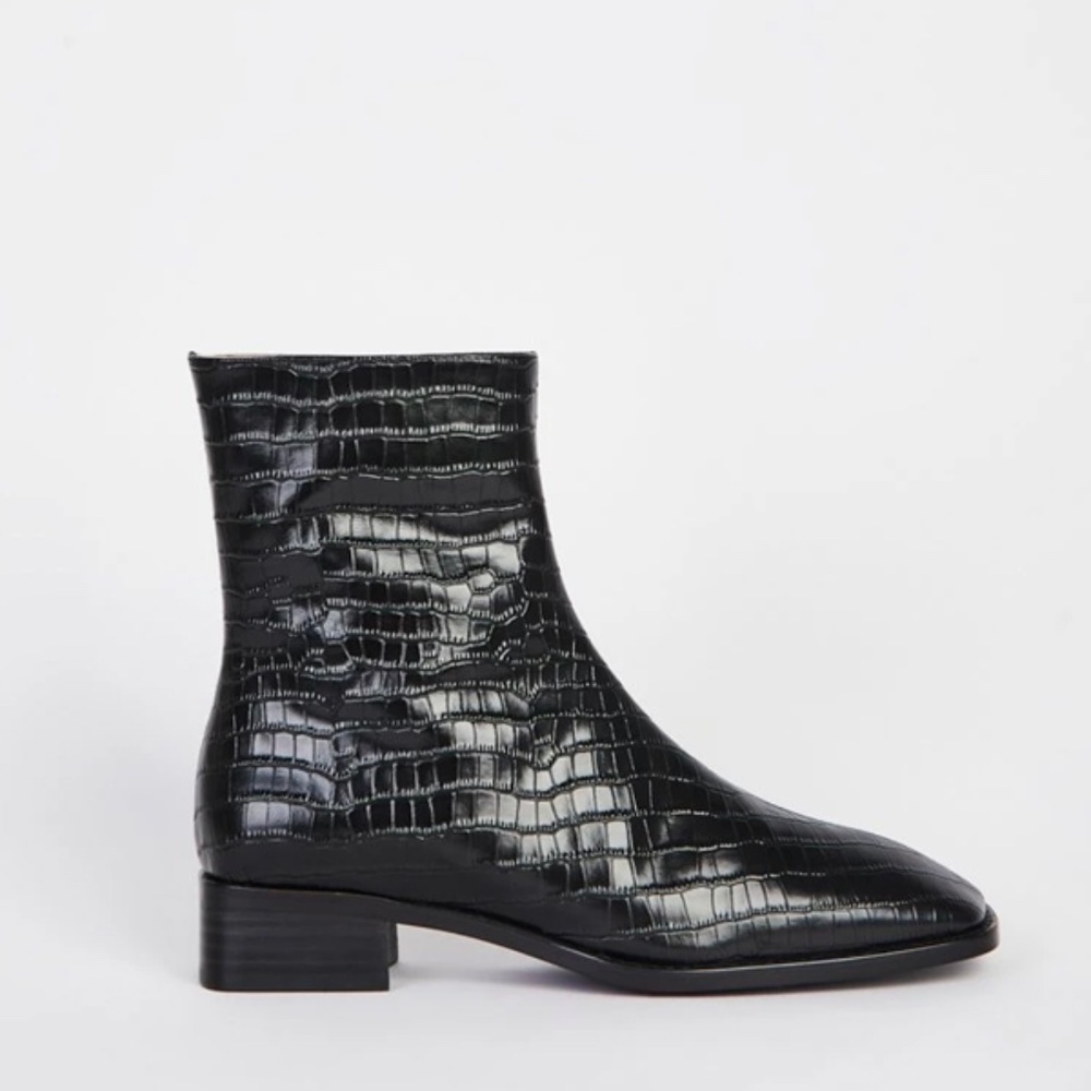 NWOT Intentionally Blank, Tour Boot: Black Croc